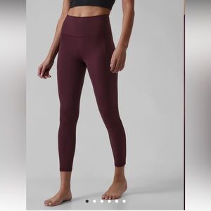 Athleta Salutation Stash Legging with pockets